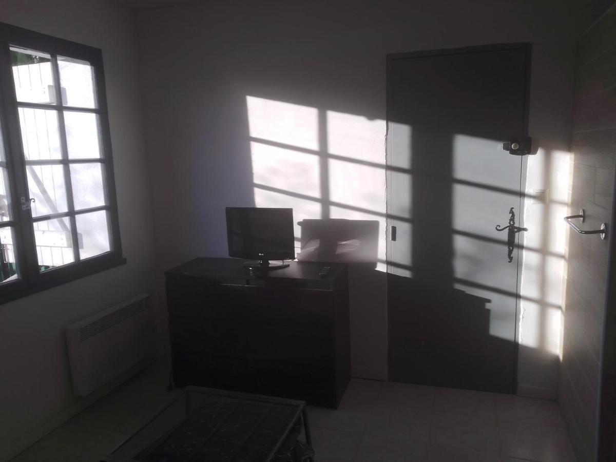 Appart Hotel Avec Jardin Cuers Εξωτερικό φωτογραφία