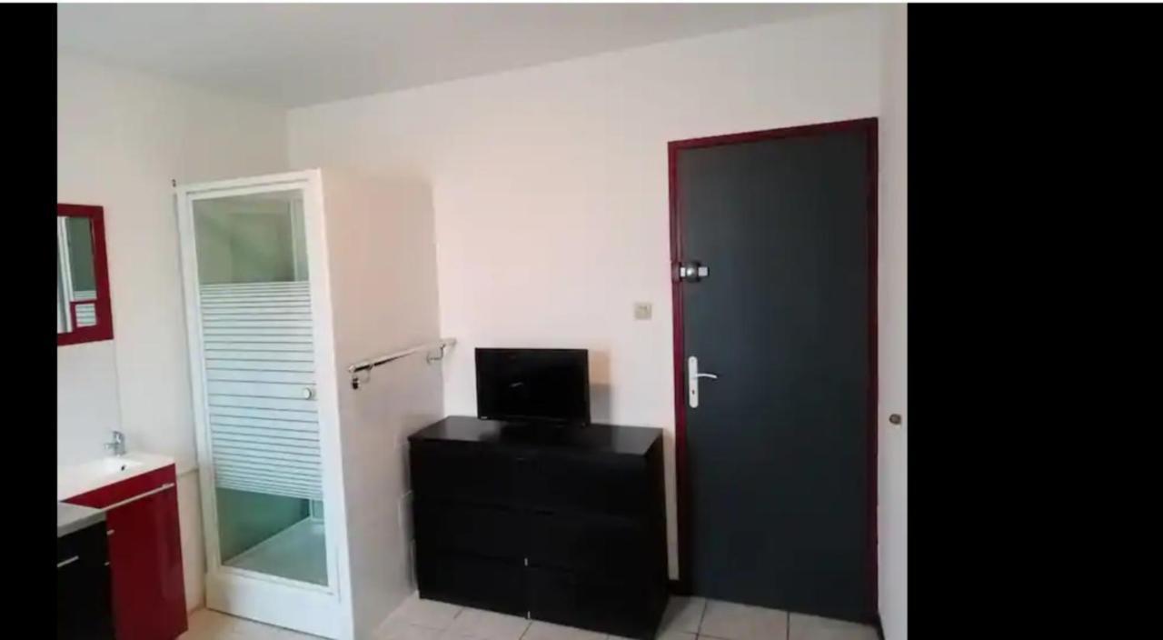 Appart Hotel Avec Jardin Cuers Εξωτερικό φωτογραφία